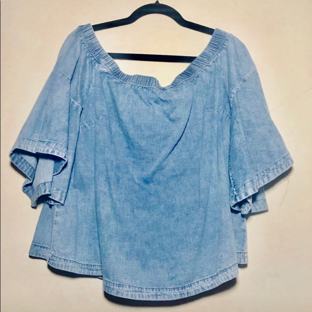 🎉2x HP! 🎉Denim Bell Sleeve Off The Shoulder Top - Picture 3 of 3